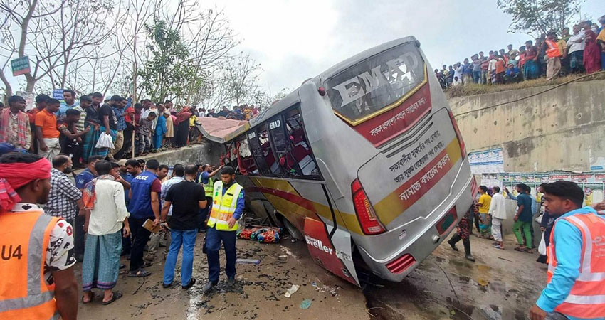 17 killed as bus falls into ditch in Madaripur