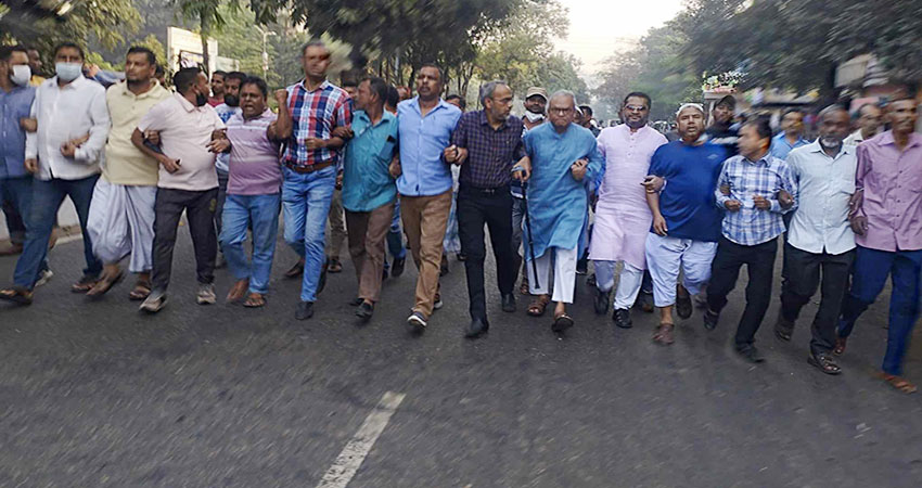 BNP's blockade begins with Rizvi-led procession in Motijheel