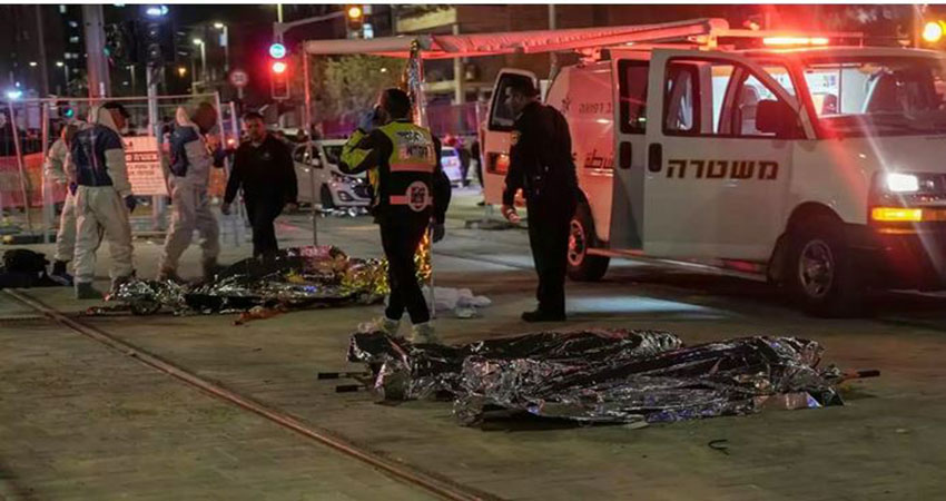 Palestinian gunman kills 7 in east Jerusalem synagogue attack