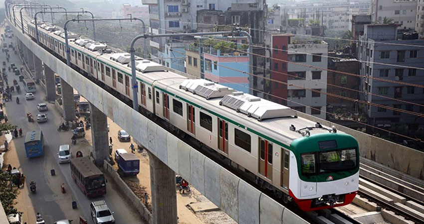 Metro rail service time extended