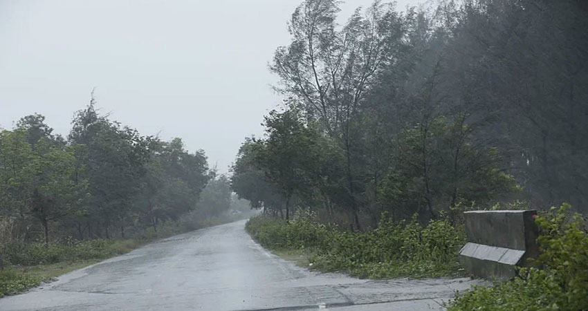 Cyclone Mocha may cross Cox's Bazar by 3pm today, no possibility of turning into super cyclonic storm: BMD