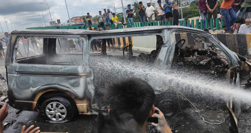 Seven killed after ambulance catches fire in Faridpur's Bhanga