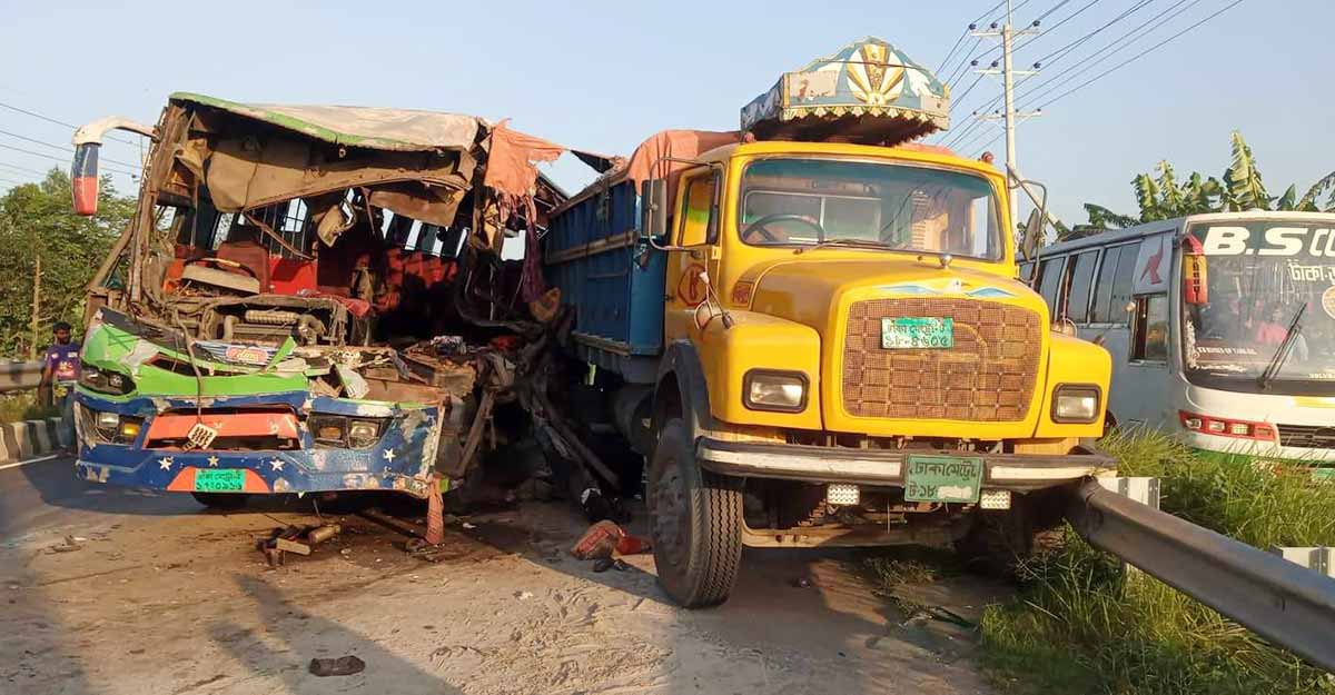 ঈদযাত্রায় সড়ক দুর্ঘটনায় ৩৯৮ জনের মৃত্যু