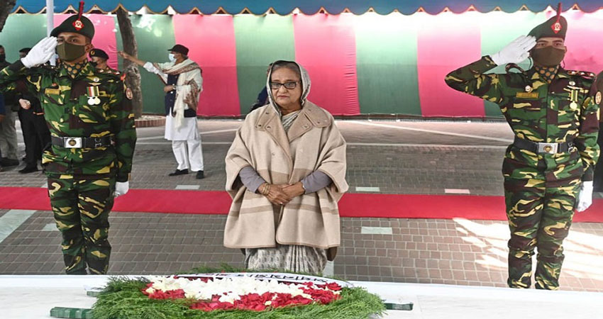 PM pays homage to Bangabandhu at Tungipara