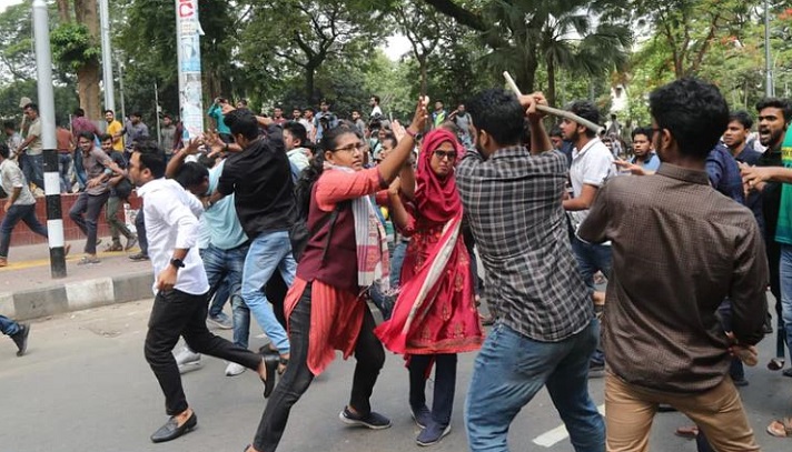 ঢাবিতে ছাত্রদলের ওপর ছাত্রলীগের হামলা