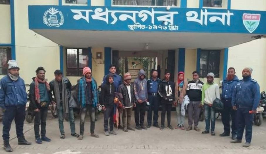 10 people were detained with 200 bags of Indian sugar in Sunamganj