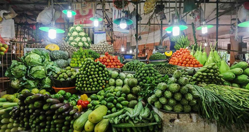 Vegetable prices soar, rarely found below Tk100