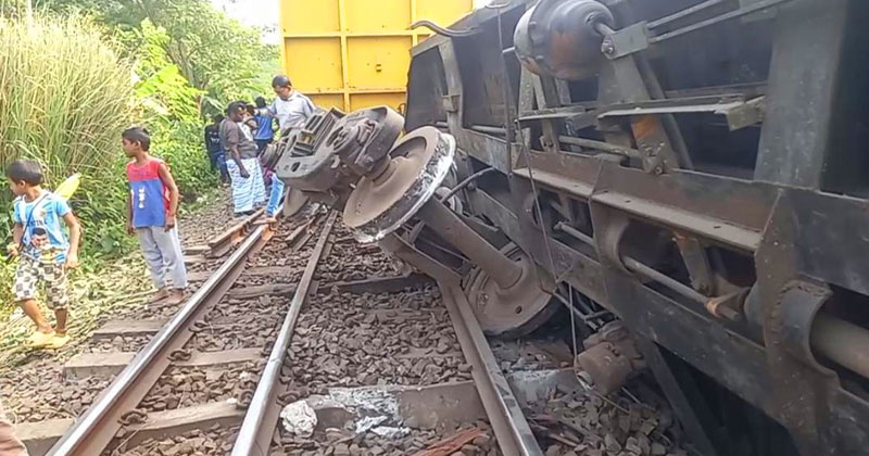 Derailment snaps train communication of capital with northern parts