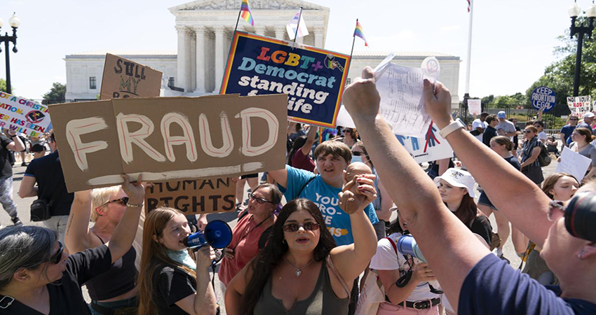 Protesters at US Supreme Court decry abortion ruling overturning Roe v Wade