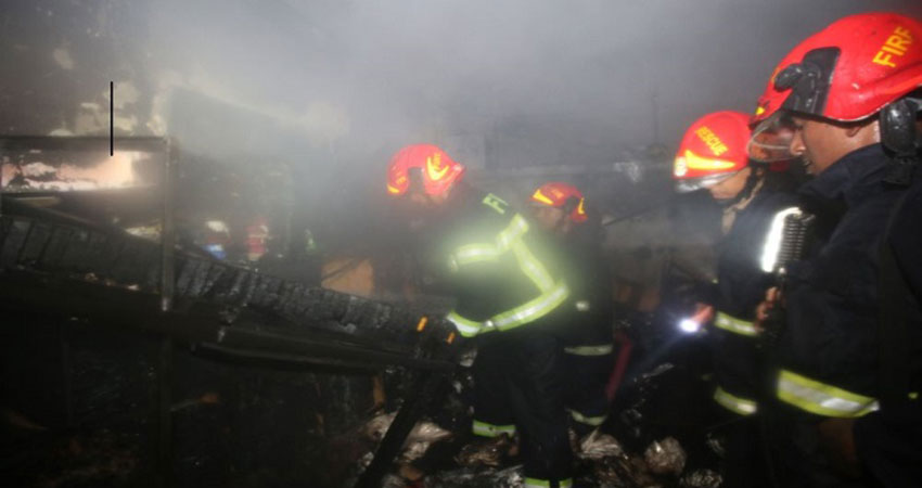 Fire at Barishal Plaza near Bangabazar