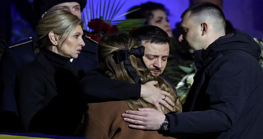 Zelensky honours Ukraine officials killed in helicopter crash