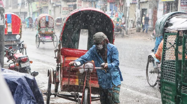 রাজধানীতে স্বস্তির বৃষ্টি