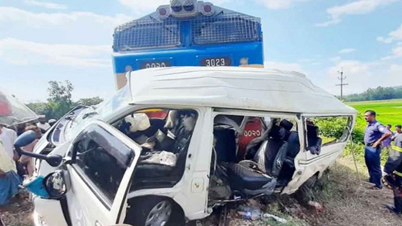 Death toll from Ctg train accident rises to 12