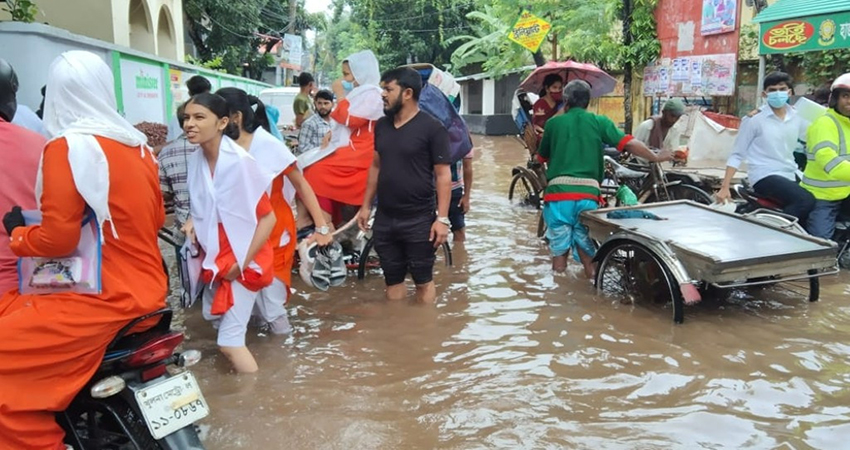 Khulna SSC candidates suffer due to incessant rain