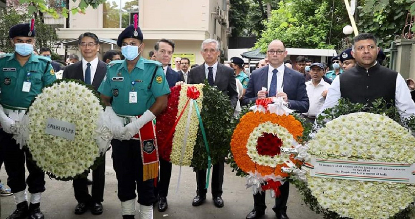 Foreign envoys remember those killed in Holey Artisan attack