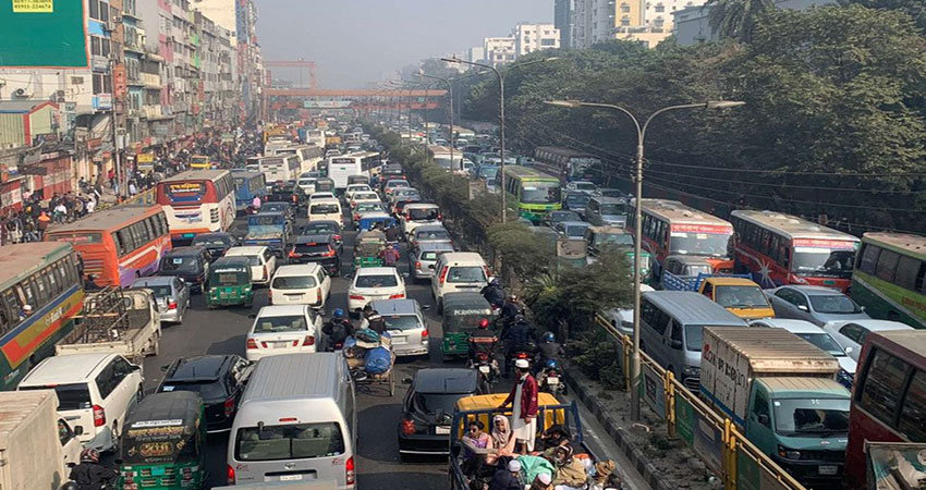 Commuters suffer in heavy gridlock on Airport Road