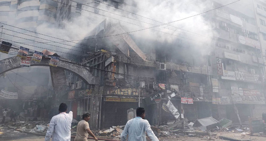 3 injured as building partially collapses in Dhaka's Science Lab area