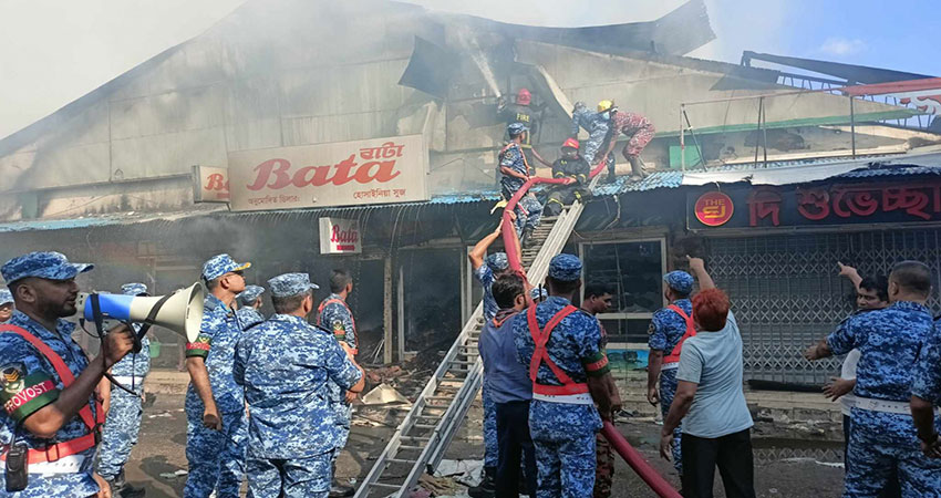 Fire at Mohammadpur Krishi Market under control