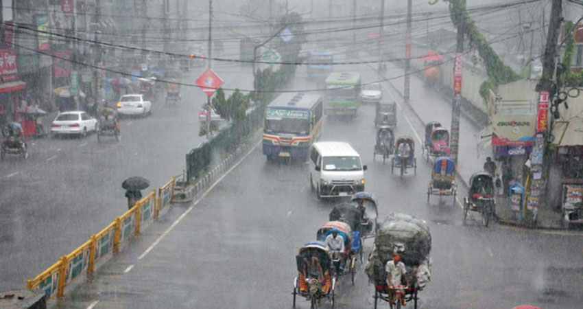 Heavy downpour drenches Dhaka