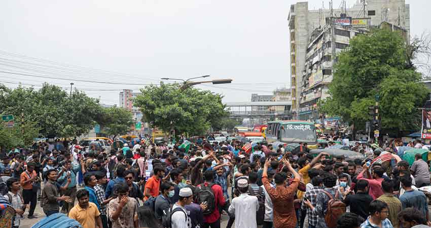 Five students of seven colleges blocked Nilkhet intersection become sick