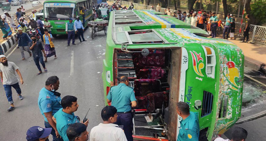 15 hurt as bus overturns in city