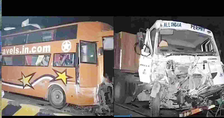 15 dead in India bus accident
