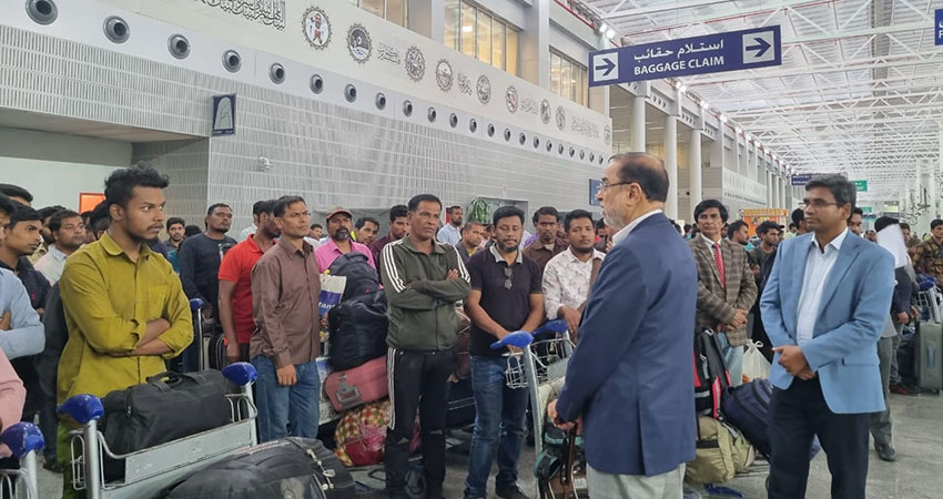 Another 176 Bangladeshis from war-torn Sudan arrive in Jeddah