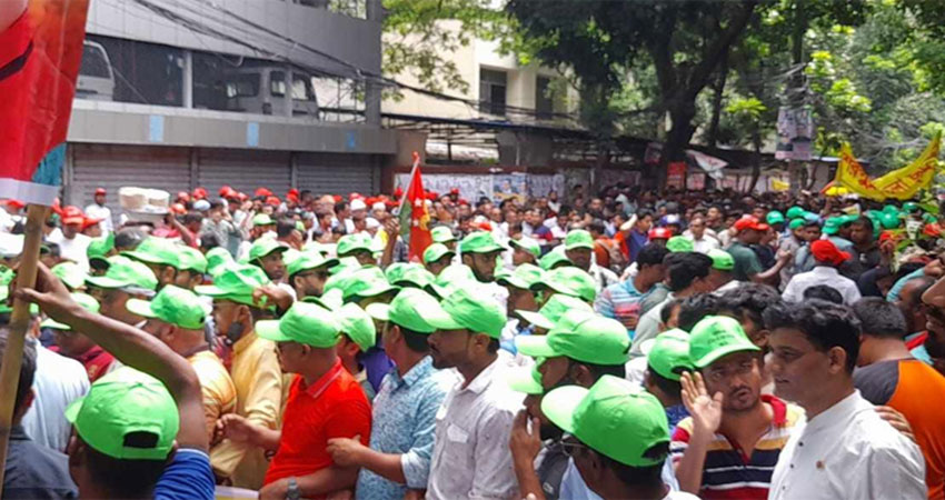 BNP men start gathering at Suhrawardy Uddyan for youth rally