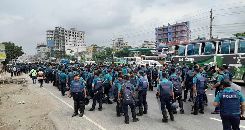 Law enforcers on high alert at Dhaka entrances ahead of BNP's sit-in