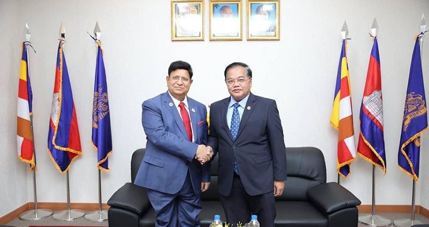 Momen calls on Cambodian Senior Minister