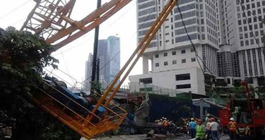 Three construction workers crushed under crane parts in Demra