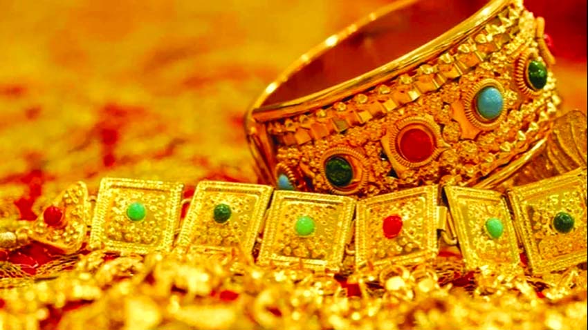 Gold price drops by Tk 3,266 per bhori as BAJUS revises rates
