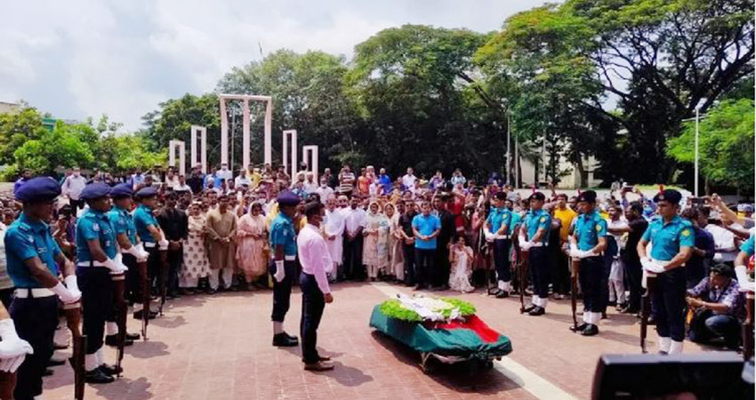 Last respect to Gazi Mazharul at Shaheed Minar