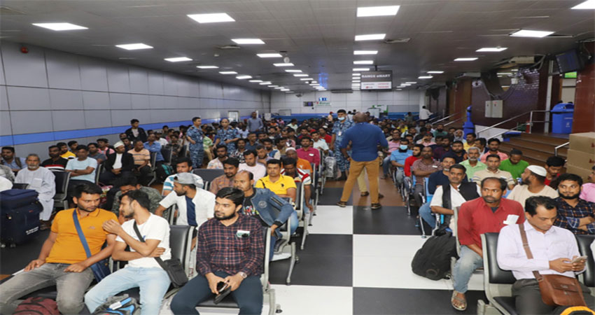 239 more Bangladeshis return home from Sudan