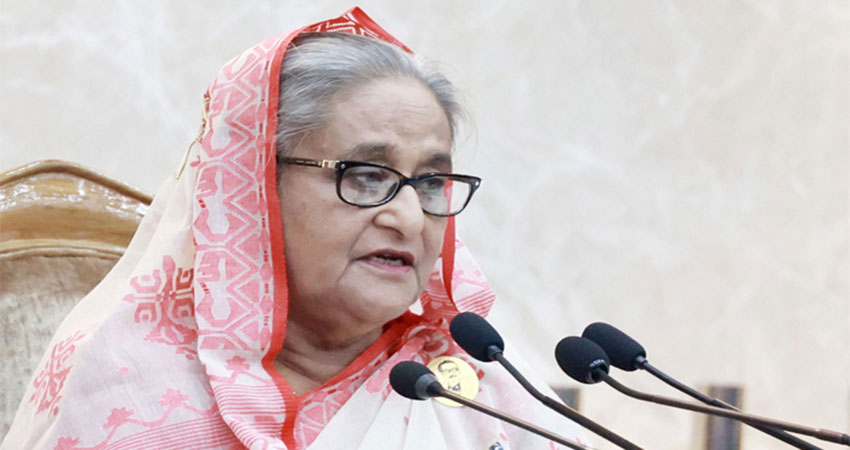 Apply own intelligence for country's robust development: PM to scholars
